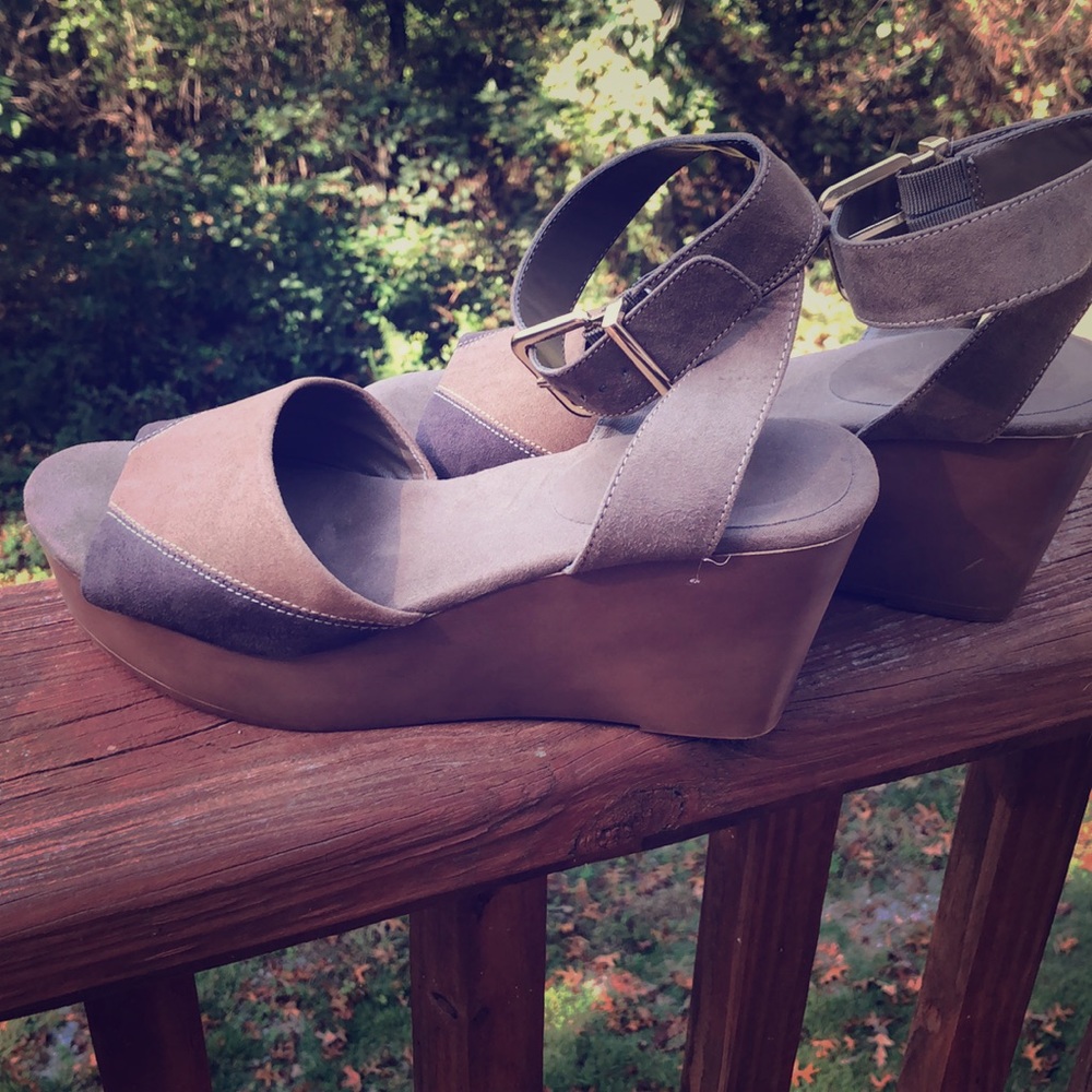 Wedge sandals